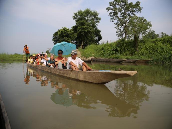 Hotel Royal Safari Chitwan Exterior photo