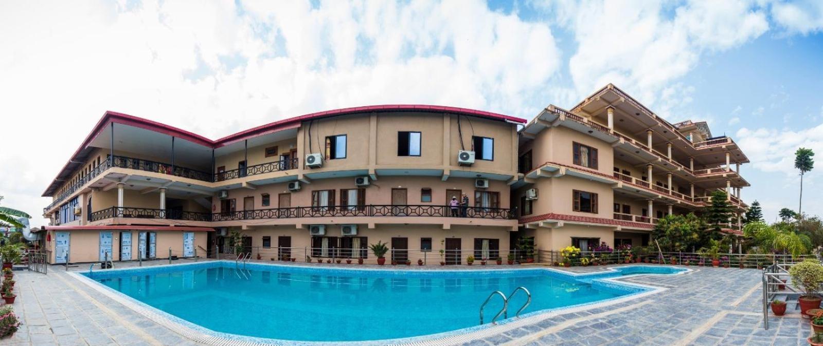 Hotel Royal Safari Chitwan Exterior photo